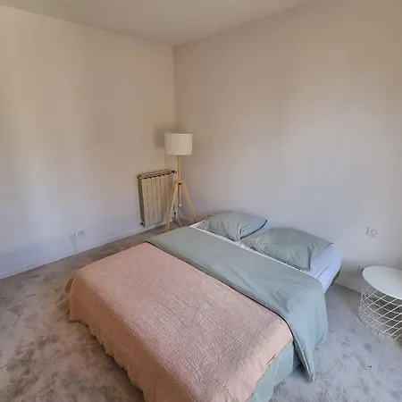 דירה Nice 63 M With Terrace And Pool In ביאריץ