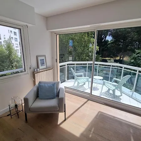 Nice 63 M With Terrace And Pool In * ביאריץ